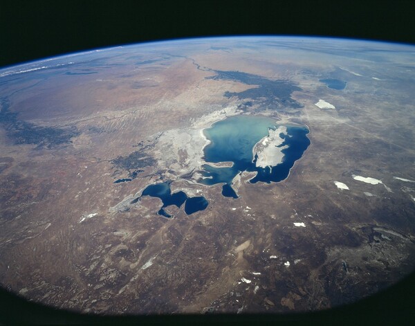 H εξαφάνιση της τέταρτης μεγαλύτερης λίμνης του κόσμου όπως την κατέγραψε η NASA