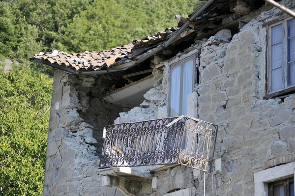 Στους 278 οι νεκροί από τον σεισμό στην Ιταλία