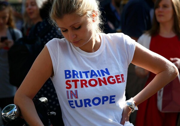 Brexit: Οι φωτογραφίες της χαράς και της απογοήτευσης των Βρετανών