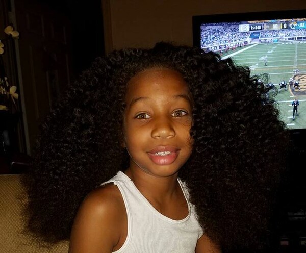 Ο 8χρονος που μάκραινε τα μαλλιά του επί 2 χρόνια για να τα δωρίσει σε παιδιά με καρκίνο