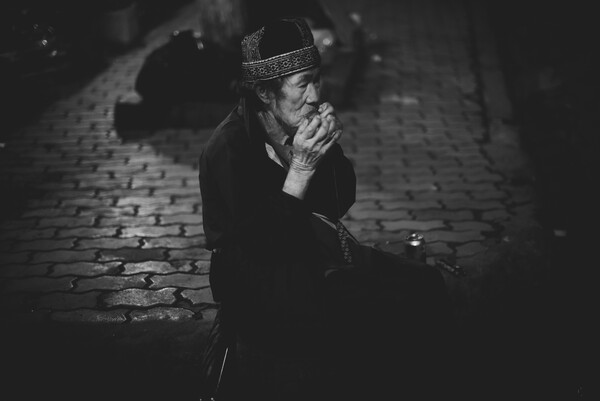 Δυο αδέρφια ταξιδεύουν σε όλο τον κόσμο αναζητώντας το τέλειο κλικ