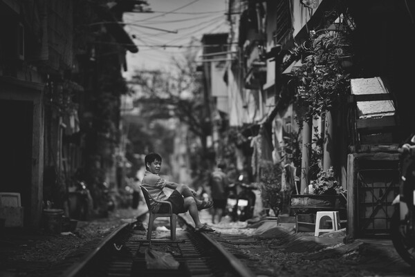 Δυο αδέρφια ταξιδεύουν σε όλο τον κόσμο αναζητώντας το τέλειο κλικ