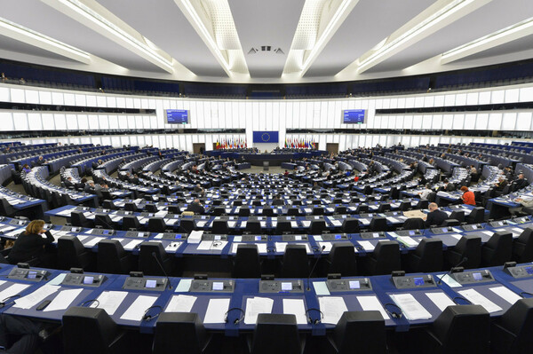 Ομάδα Σοσιαλιστών στο Ευρωκοινοβούλιο: Στηρίζουμε σθεναρά την επαναφορά των συλλογικών συμβάσεων στην Ελλάδα