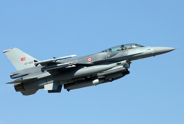 Nέα υπερπτήση τουρκικών F-16 πάνω από τους Ανθρωποφάγους