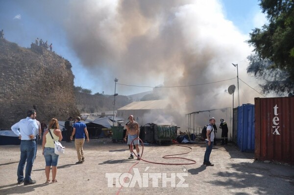 Χίος: Εκτεταμένα επεισόδια και φωτιά στoν καταυλισμό προσφύγων της Σούδας