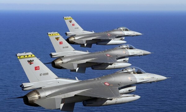 Κλιμακώνεται η ένταση στο Αιγαίο - 41 παραβιάσεις από τουρκικά μαχητικά