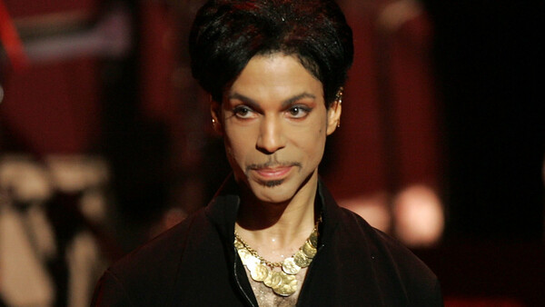 Νέες αποκαλύψεις για τον θάνατο του Prince: Τα χάπια που έπαιρνε είχαν λάθος ετικέτα