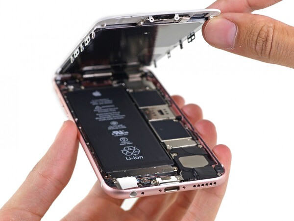 Με μία αναβάθμιση επιχειρεί να λύσει το πρόβλημα με τις μπαταρίες των iPhone "6s" η Apple