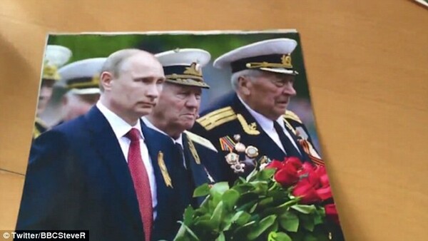 Oι 12 διαφορετικές εκδοχές του Πούτιν σε ημερολόγιο για το 2017