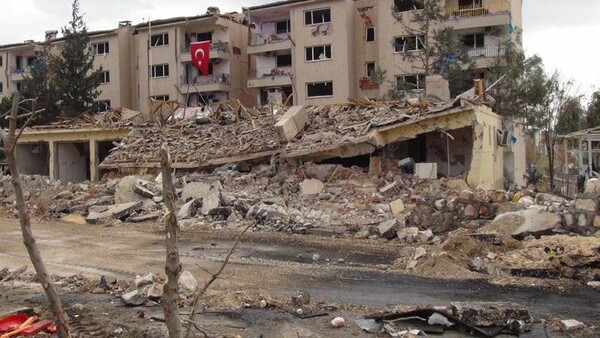 Τουρκία- Τσιζρέ: Επίθεση αυτοκτονίας από το ΡΚΚ πίσω από την έκρηξη στο αρχηγείο της Αστυνομίας- Στους 11 οι νεκροί, 78 οι τραυματίες