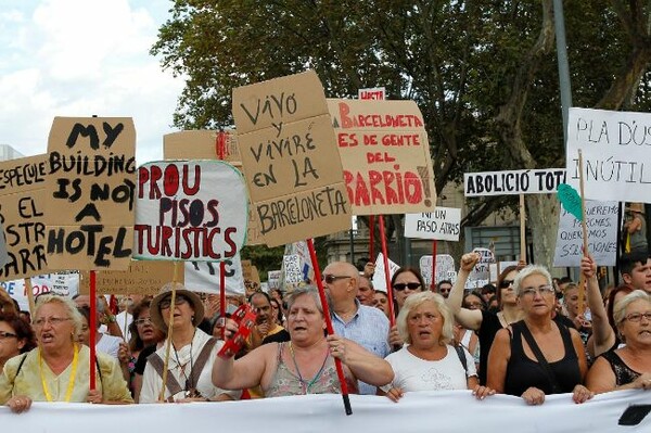 Toυρισμοφοβία: Η "εξέγερση" των Ισπανών κατά του μαζικού τουρισμού