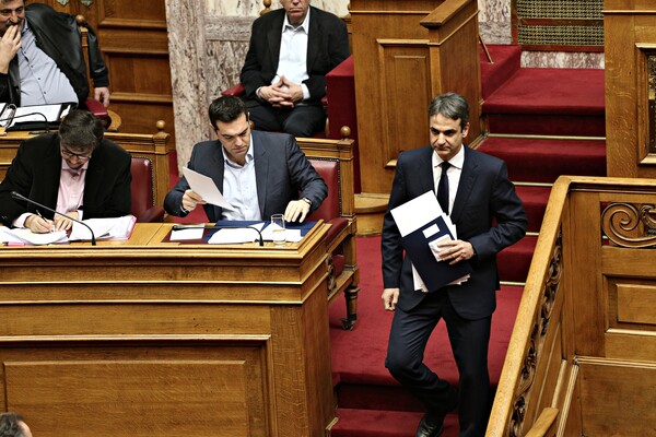 "Μάχη" Τσίπρα – Μητσοτάκη σήμερα στη Βουλή