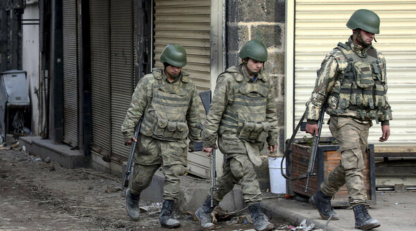 Δύο στρατιώτες νεκροί στην Τουρκία από έκρηξη βόμβας