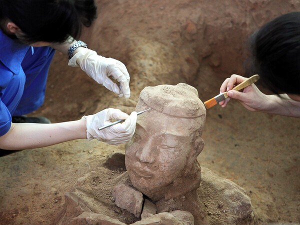 Η επίδραση της αρχαιοελληνικής γλυπτικής στα αγάλματα του Πήλινου Στρατού στην Κίνα