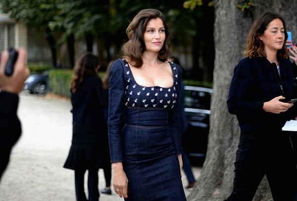 Κοτιγιάρ, Κέιτ Μος, Ριάνα και μια στρατιά διάσημων γυναικών στην πιο κομψή τους εμφάνιση για τον Dior στο Παρίσι