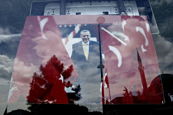 Νέα εποχή για την Τουρκία: Εγκρίθηκε το νομοσχέδιο που κάνει πανίσχυρο τον Ερντογάν