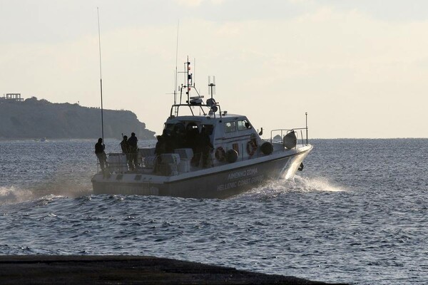 Φορτηγό πλοίο με εκρηκτικές ύλες εντοπίστηκε από το Λιμενικό