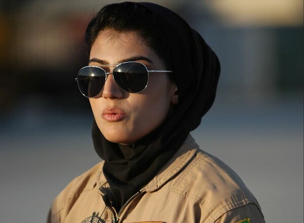 Η πρώτη Αφγανή γυναίκα πιλότος ζήτησε άσυλο στις ΗΠΑ