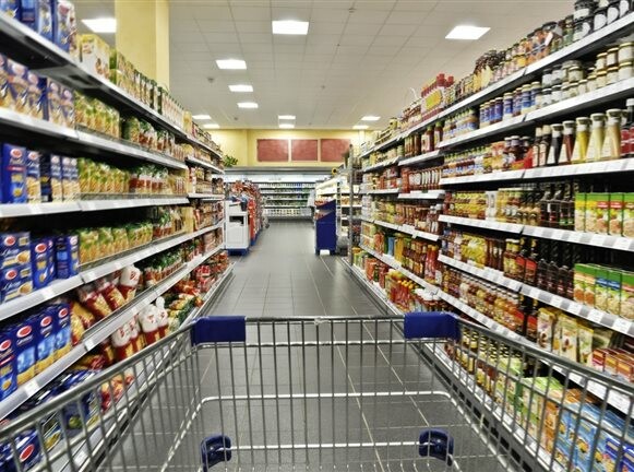 Φτωχότερος ο μέσος καταναλωτής- Δαπανά τον μήνα 40 ευρώ λιγότερα για αγορές στα σούπερ μάρκετ