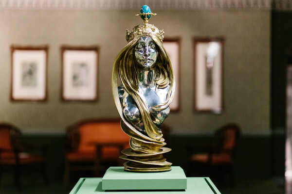 Όλη η χάρη και η ιδεολογική δύναμη της Art Nouveau στο Μουσείο Μπενάκη