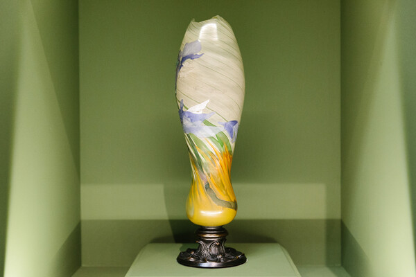 Όλη η χάρη και η ιδεολογική δύναμη της Art Nouveau στο Μουσείο Μπενάκη