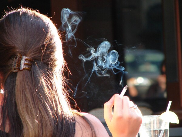 Νέα έρευνα για το κάπνισμα στη εγκυμοσύνη αποκαλύπτει πόσο μπορεί να επηρεάσει ακόμη και τις δύο επόμενες γενιές