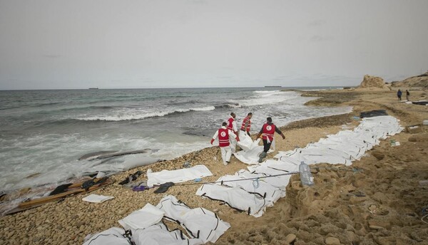 Σοροί 74 προσφύγων και μεταναστών ξεβράστηκαν στις ακτές της Λιβύης