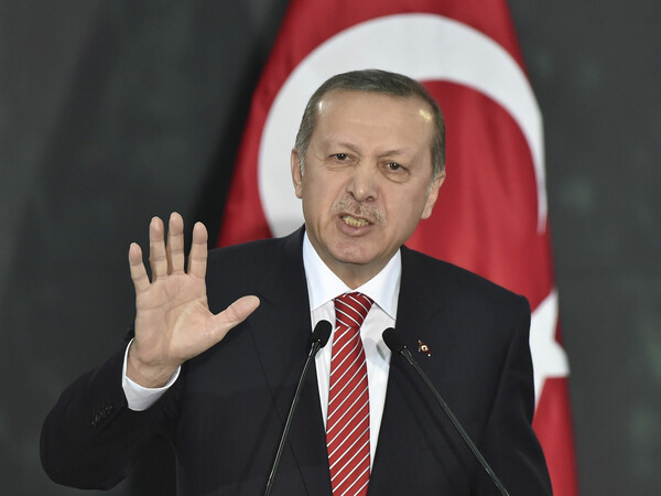 Αυστηρό μήνυμα Ερντογάν προς ΕΕ: Νέα κεφάλαια στις ενταξιακές διαπραγματεύσεις, αλλιώς αντίο