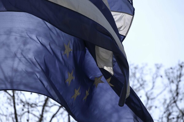 Eurostat: Πλεόνασμα 0,7% του ΑΕΠ - Στο 179% το ελληνικό χρέος