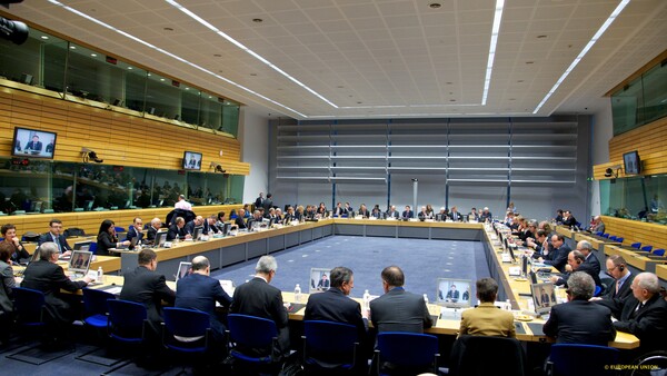Αμοιβαίο συμβιβασμό αναζητούν σήμερα στο Eurogroup κυβέρνηση και εταίροι