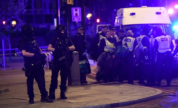 Οκτώ αστυνομικοί άδειασαν τα όπλα τους πάνω στους δράστες της επίθεσης στο Λονδίνο