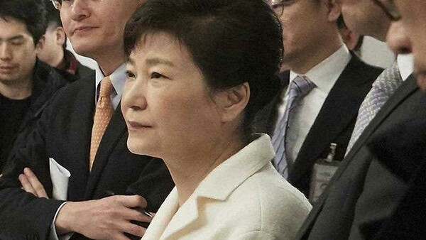 Νότια Κορέα: Η πρώην πρόεδρος κινδυνεύει να συλληφθεί