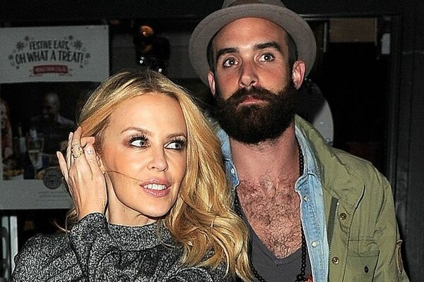 H Kylie Minogue ανακοίνωσε το χωρισμό της από τον Jushua Sasse