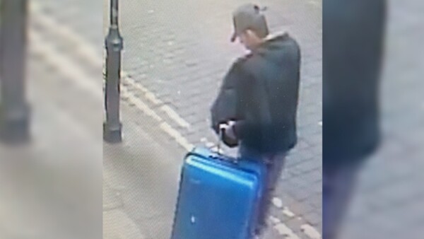 Βρετανία: Η αστυνομία αναζητά τη βαλίτσα που κρατούσε ο Σαλμάν Αμπέντι πριν την επίθεση στο Μάντσεστερ