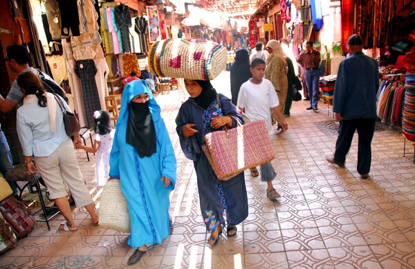 To Mαρόκο απαγόρευσε τη χρήση πλαστικής σακούλας και μέσα σε έναν χρόνο μάζεψε 421 τόνους πλαστικών τσαντών