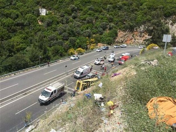 Πολύνεκρη τραγωδία στη Τουρκία - 20 άνθρωποι έχασαν τη ζωή τους από ανατροπή λεωφορείου