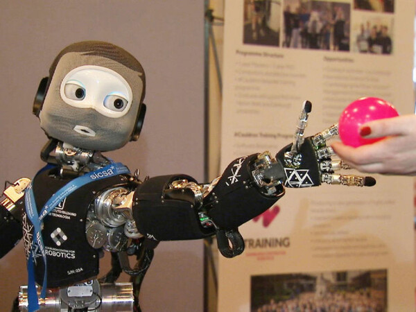 Αυτό είναι το πρώτο "κοινωνικά έξυπνο" ρομπότ, ο Pepper