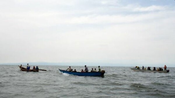 Ουγκάντα: Βυθίστηκε πλοιάριο στη λίμνη Αλβέρτου- Πνίγηκαν 30 άνθρωποι
