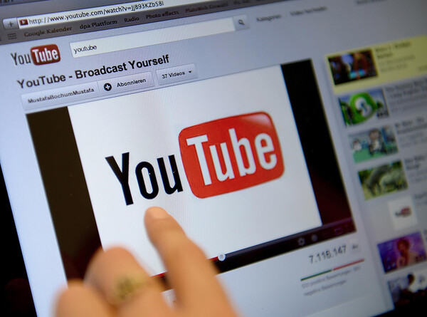Χρήστες σε ολόκληρο τον κόσμο περνούν καθημερινά 1 δισεκατομμύριο ώρες στο YouTube