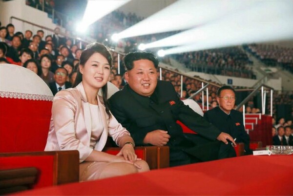 Η μυστηριώδης ζωή της Ri Sol-ju, της συζύγου του ηγέτη της Β. Κορέας Κιμ Γιονγκ Ουν