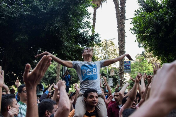To Παρατηρητήριο Ανθρωπίνων Δικαιωμάτων κατακεραυνώνει τη Γαλλία για τη στάση της απέναντι στην κυβέρνηση της Αιγύπτου