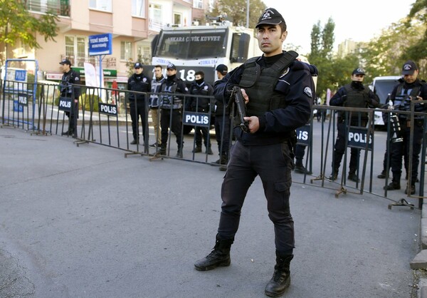 Θα παραταθεί η κατάσταση έκτακτης ανάγκης στην Τουρκία - Περισσότερες από 1.200 συλλήψεις την περασμένη εβδομάδα
