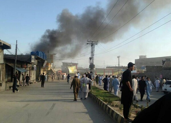 Τουλάχιστον 28 νεκροί από βομβιστικές επιθέσεις στο Πακιστάν