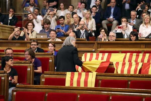 Νέοι φόβοι στην Καταλονία - Ο Πουιζδεμόν ακύρωσε εμφάνιση στη Γερουσία