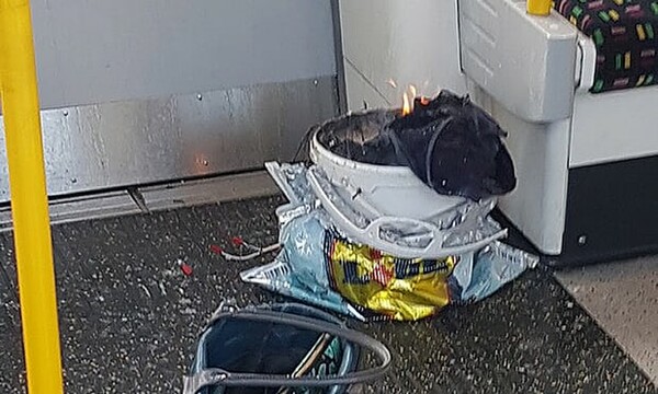 Σε συναγερμό το Λονδίνο μετά την έκρηξη στο μετρό - 18 οι τραυματίες