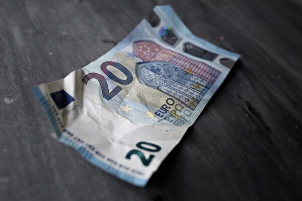 Πρόστιμα έως 500 ευρώ για εκπρόθεσμες φορολογικές δηλώσεις