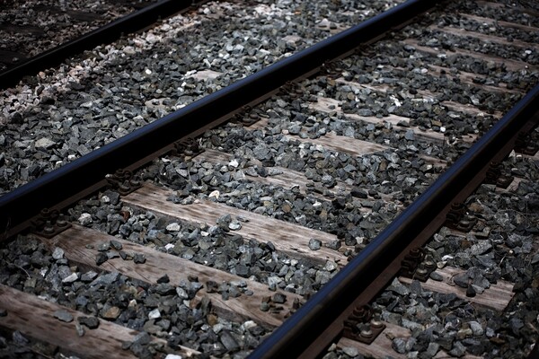 Σύγκρουση ΙΧ με τρένο στη Βέροια - Σε σοβαρή κατάσταση ο οδηγός του αυτοκινήτου