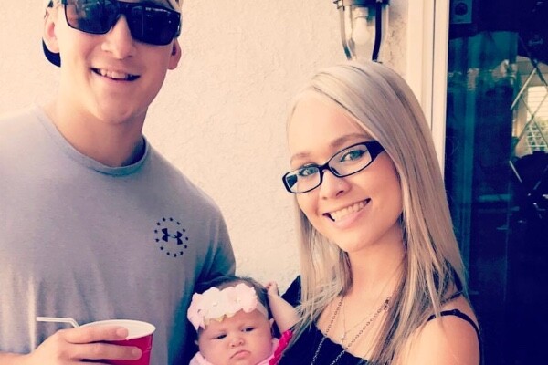 Η viral φωτογραφία της θαρραλέας μητέρας που δέχτηκε σφαίρα για να προστατεύσει τον σύντροφό της στο Λας Βέγκας