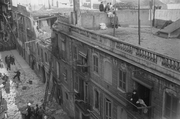 Perez de Rosas. Φωτογραφικό χρονικό της Βαρκελώνης (1931-1954).