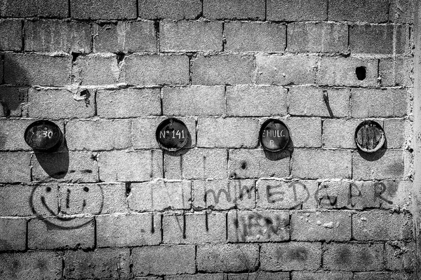 Το πρώην εργοστάσιο φυτοφαρμάκων της Θεσσαλονίκης έγινε στέκι γκραφιτάδων